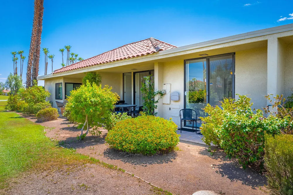 689 Majorca Circle Palm Springs, CA 92262