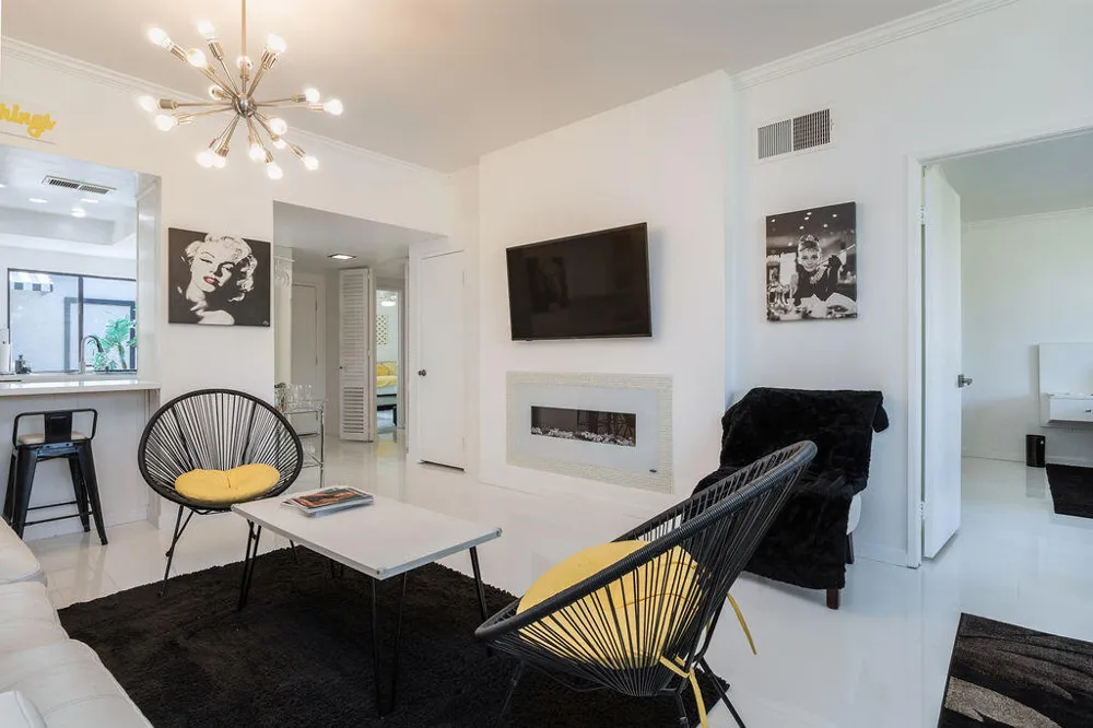 689 Majorca Circle Palm Springs, CA 92262