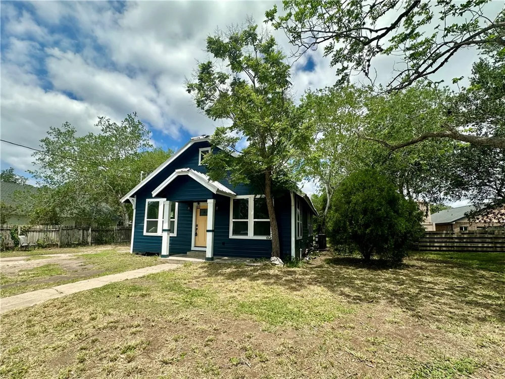 207 E Huntington Street Beeville, TX 78102