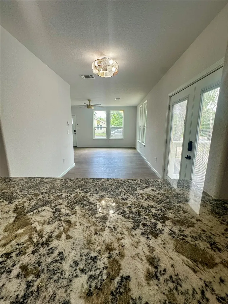 207 E Huntington Street Beeville, TX 78102