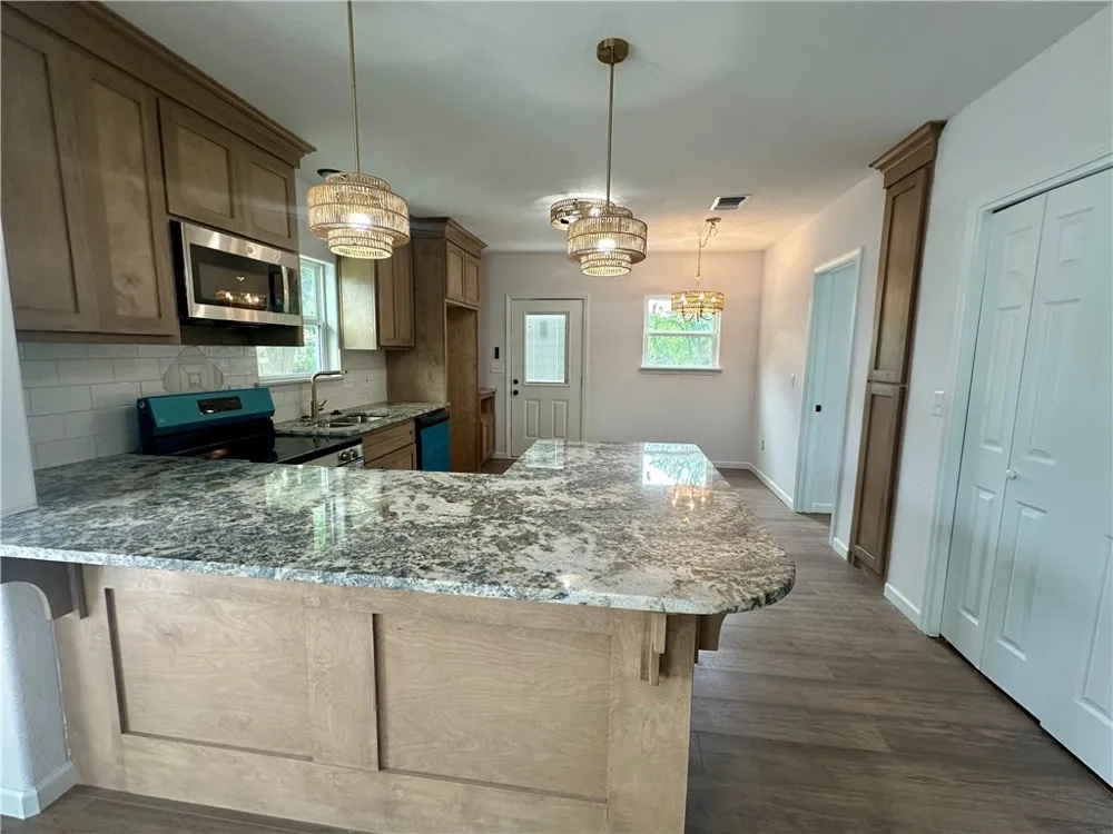 207 E Huntington Street Beeville, TX 78102