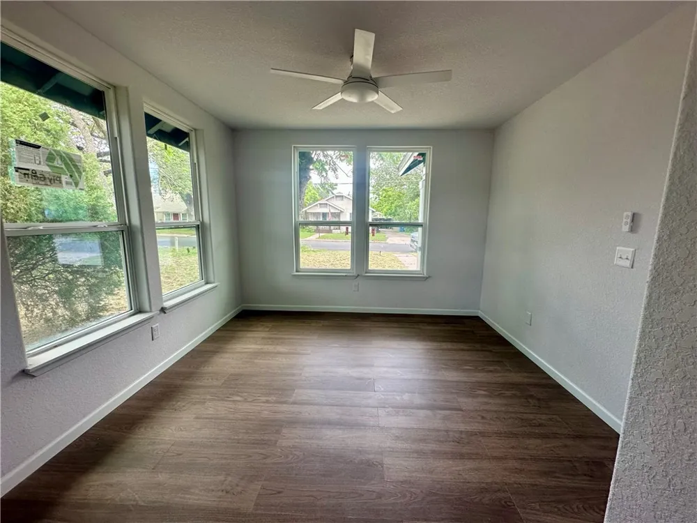 207 E Huntington Street Beeville, TX 78102