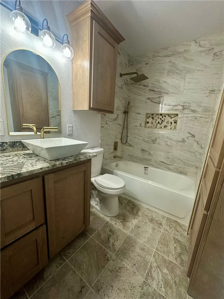207 E Huntington Street Beeville, TX 78102