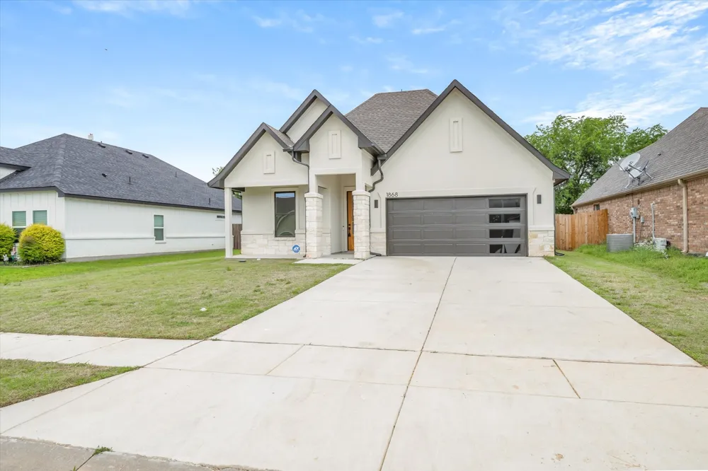 1868 Meadowview Canton, TX 75103
