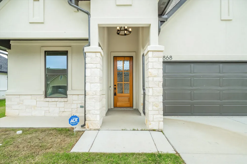 1868 Meadowview Canton, TX 75103