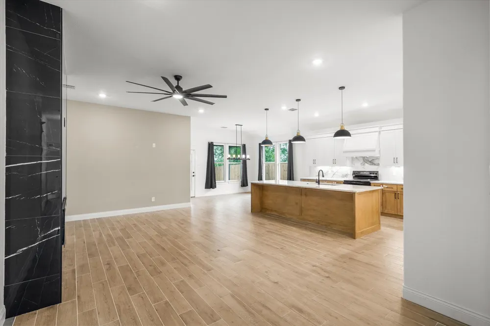 1868 Meadowview Canton, TX 75103
