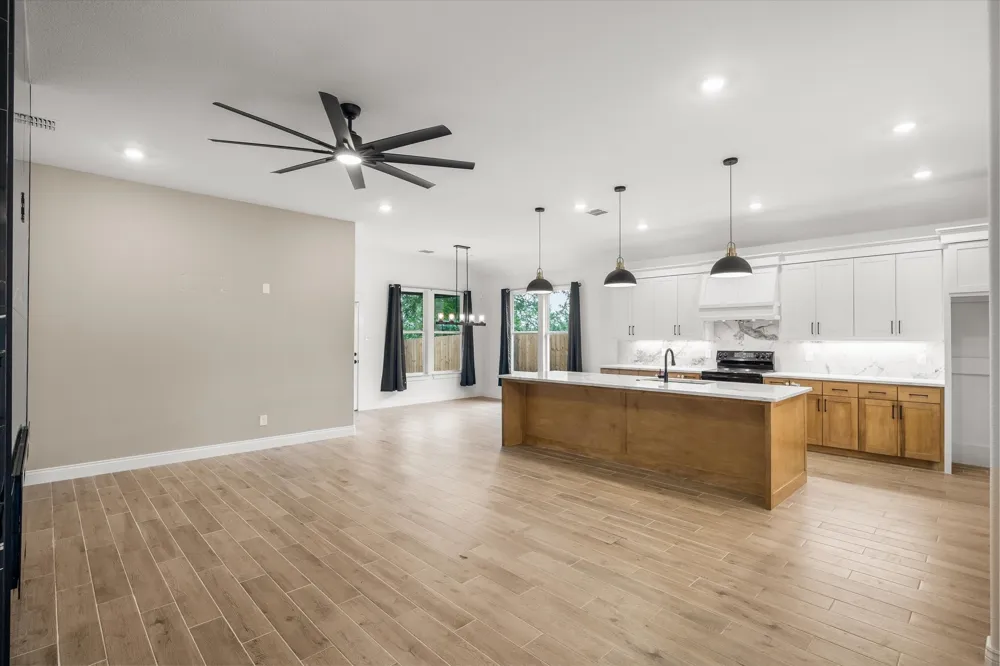 1868 Meadowview Canton, TX 75103