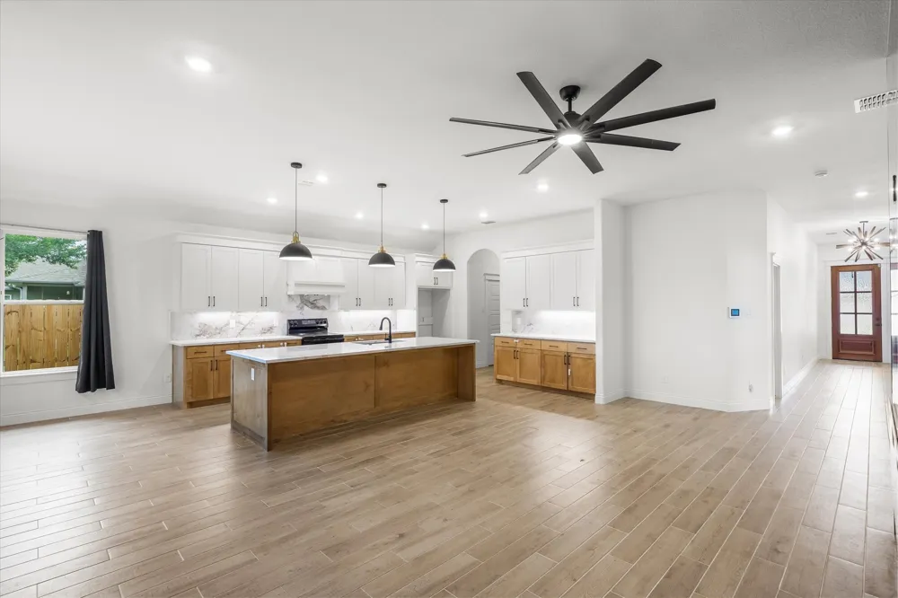 1868 Meadowview Canton, TX 75103