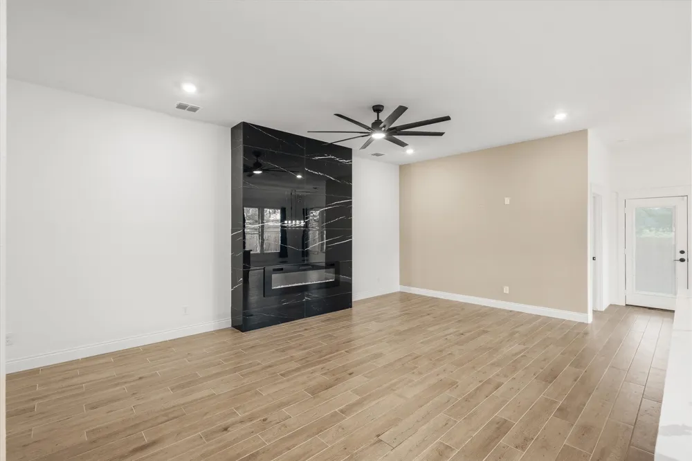 1868 Meadowview Canton, TX 75103