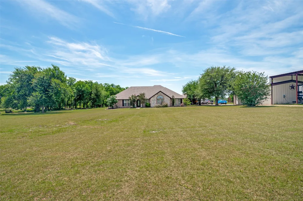 18584 County Road 543 Nevada, TX 75173