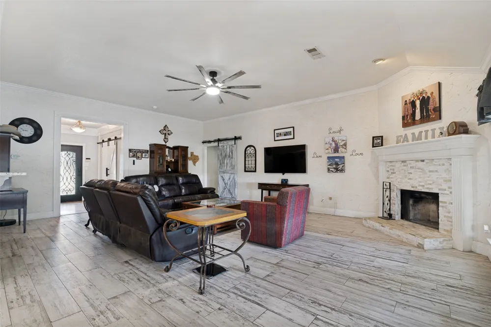 18584 County Road 543 Nevada, TX 75173
