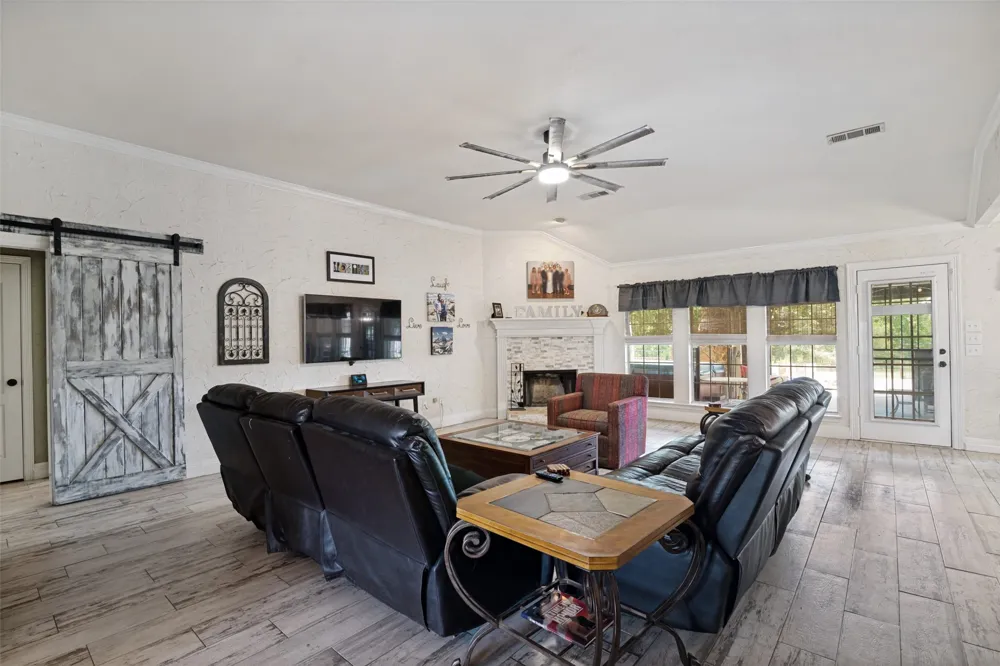 18584 County Road 543 Nevada, TX 75173