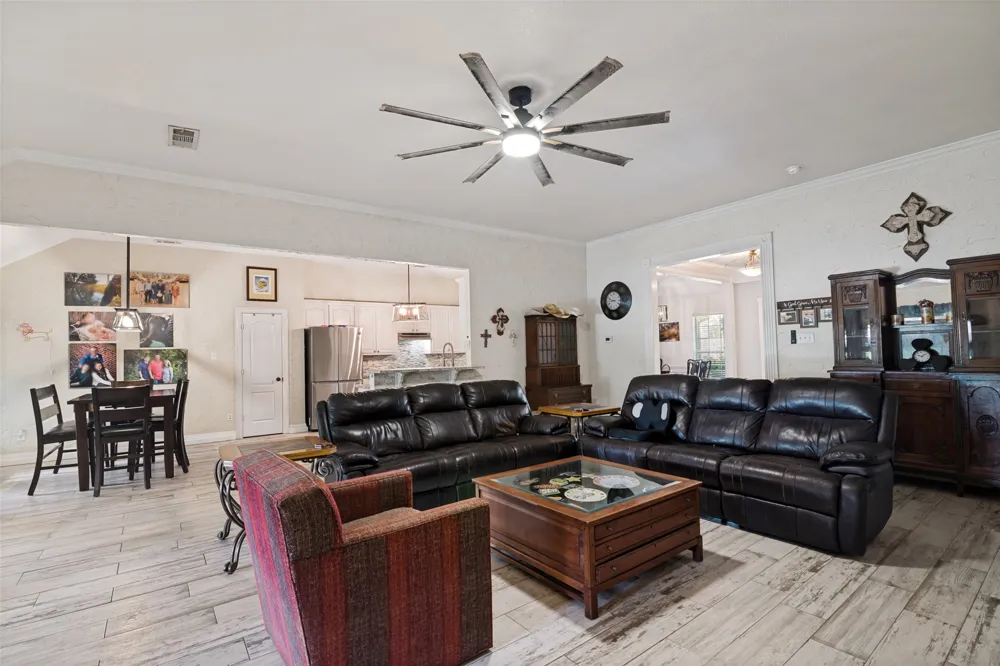 18584 County Road 543 Nevada, TX 75173