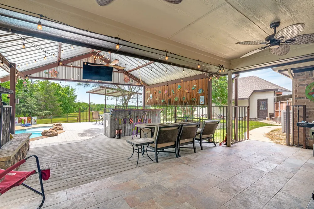 18584 County Road 543 Nevada, TX 75173