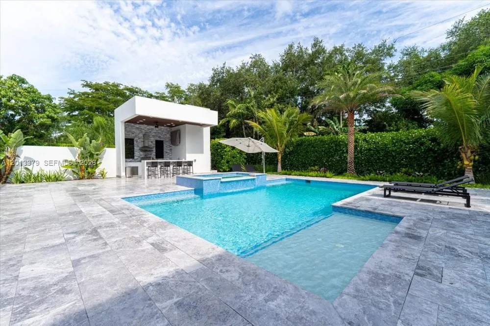 6785 SW 99th Ter Pinecrest, FL 33156