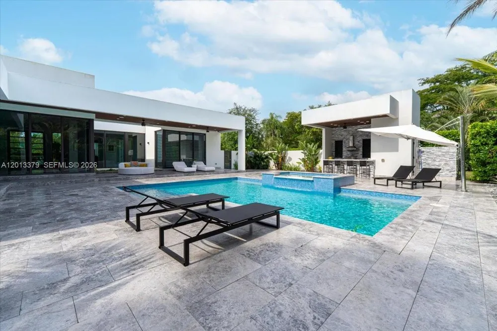 6785 SW 99th Ter Pinecrest, FL 33156