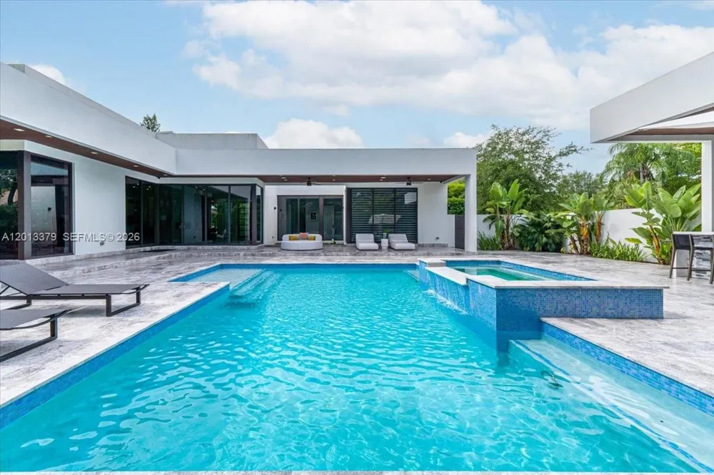 6785 SW 99th Ter Pinecrest, FL 33156