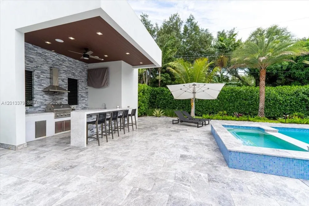 6785 SW 99th Ter Pinecrest, FL 33156