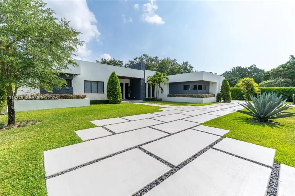 6785 SW 99th Ter Pinecrest, FL 33156