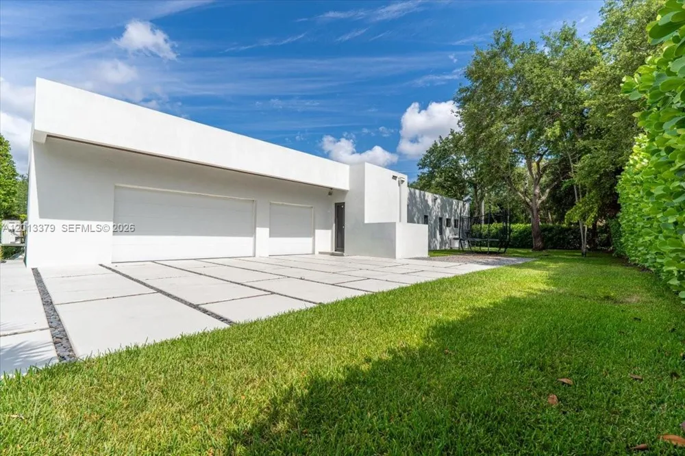 6785 SW 99th Ter Pinecrest, FL 33156