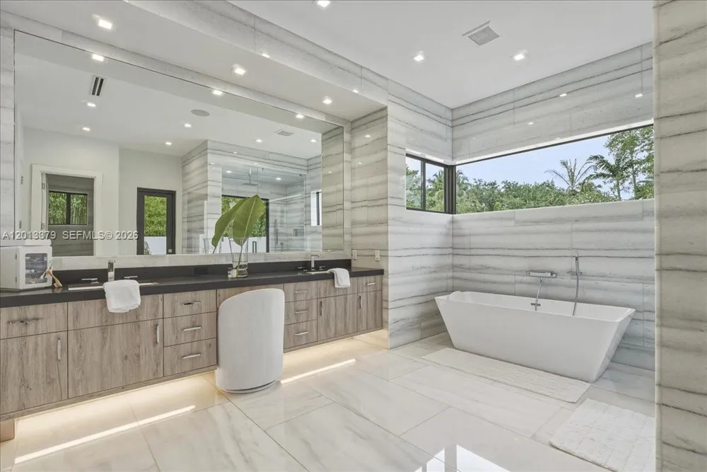 6785 SW 99th Ter Pinecrest, FL 33156