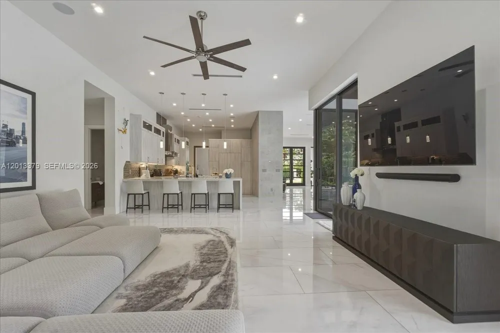 6785 SW 99th Ter Pinecrest, FL 33156
