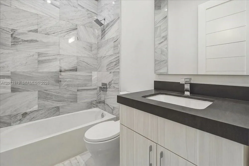 6785 SW 99th Ter Pinecrest, FL 33156