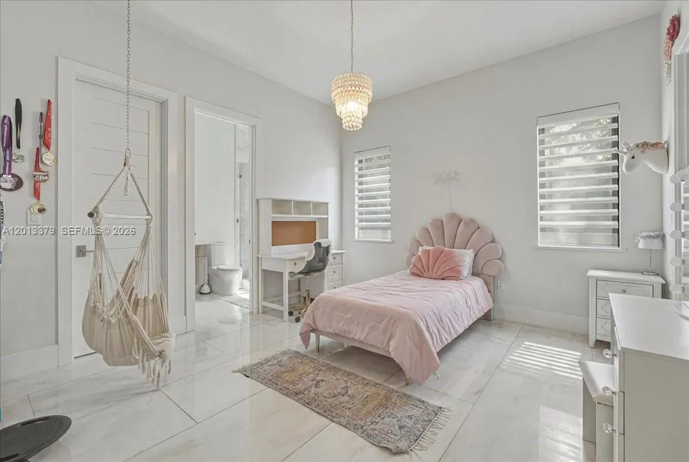 6785 SW 99th Ter Pinecrest, FL 33156
