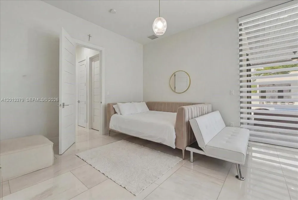 6785 SW 99th Ter Pinecrest, FL 33156
