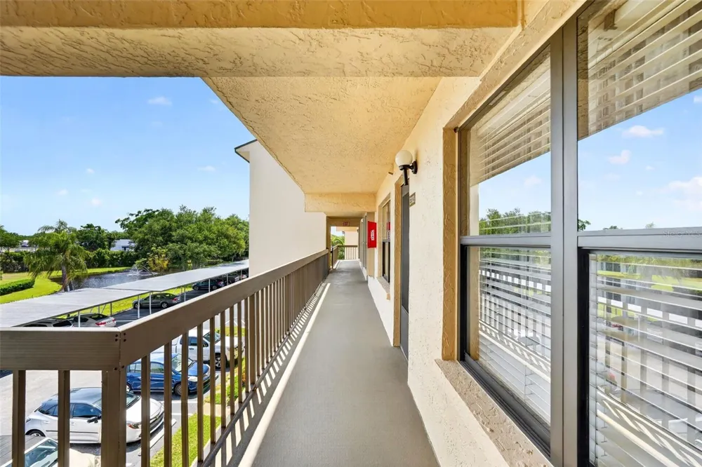 505 30TH AVENUE W #E303 Bradenton, FL 34205