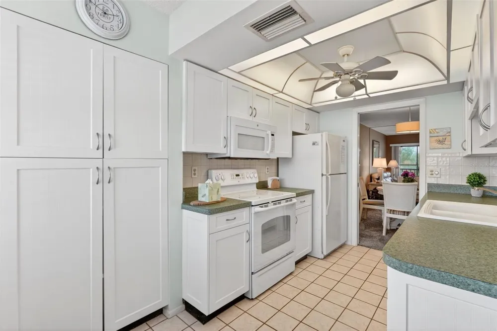 505 30TH AVENUE W #E303 Bradenton, FL 34205