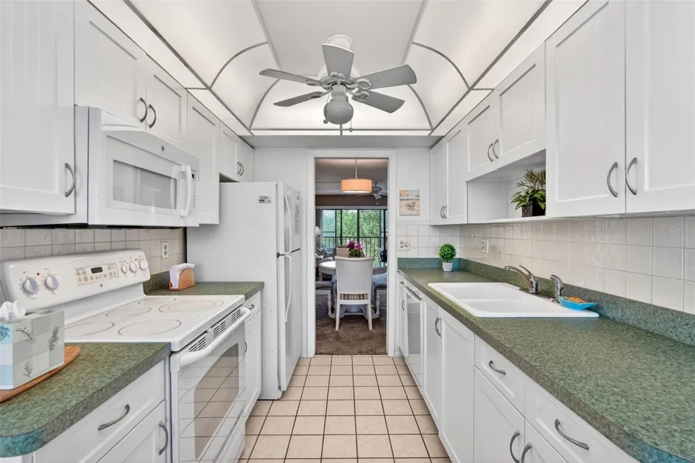 505 30TH AVENUE W #E303 Bradenton, FL 34205