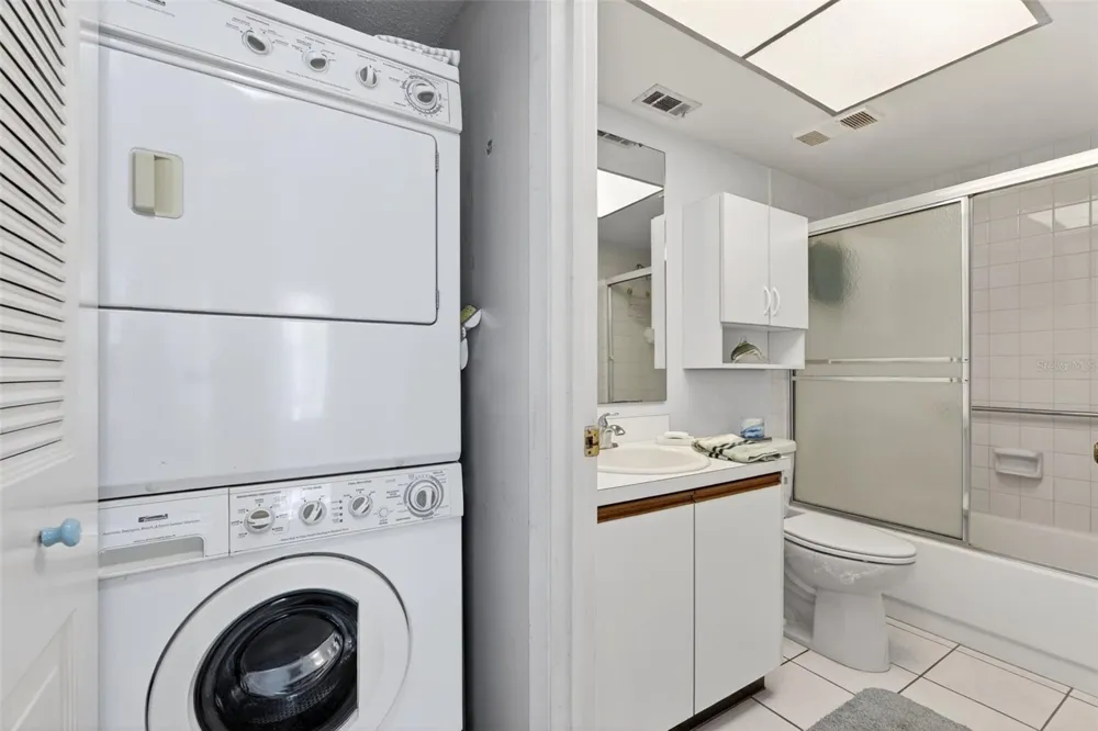 505 30TH AVENUE W #E303 Bradenton, FL 34205