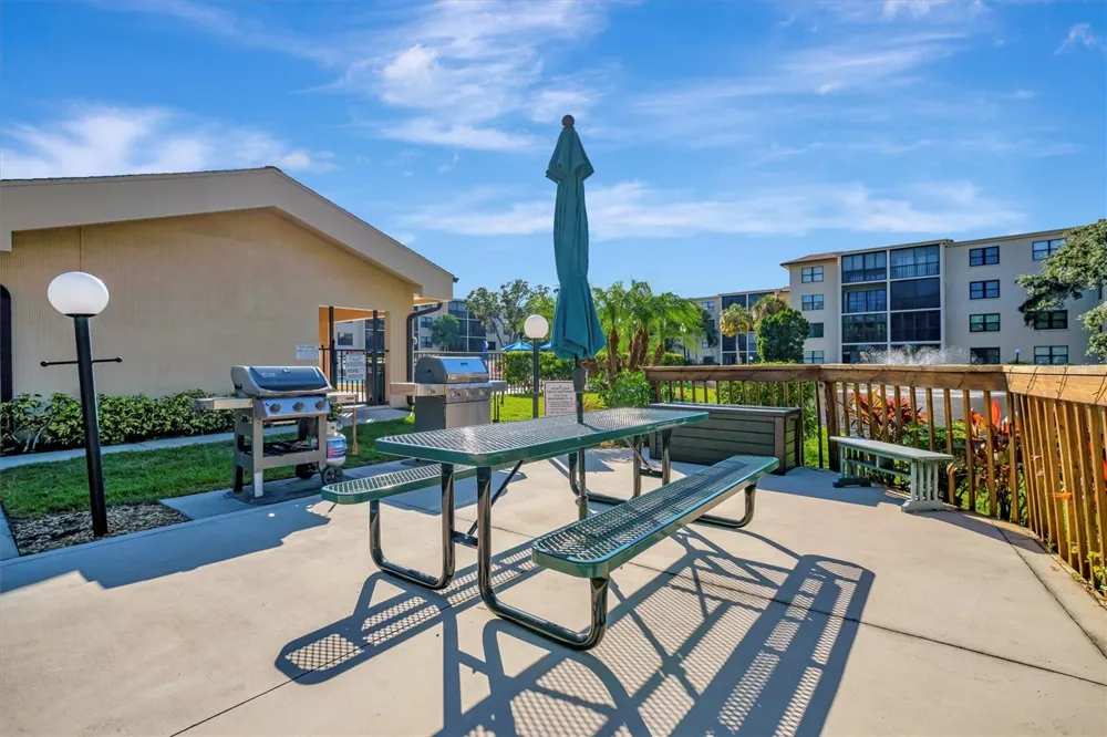 505 30TH AVENUE W #E303 Bradenton, FL 34205