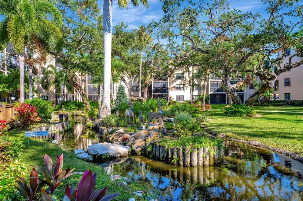 505 30TH AVENUE W #E303 Bradenton, FL 34205