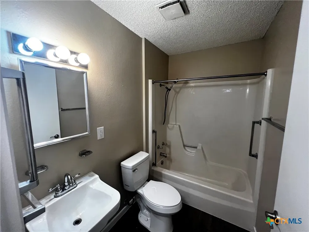 301 Rockwood Drive #J-6 Wimberley, TX 78676