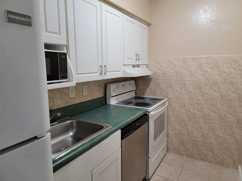 728 RIDENHOUR CIRCLE #728 Orlando, FL 32809