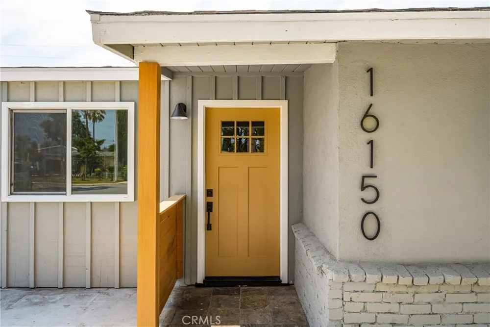 16150 E Queenside Covina, CA 91722