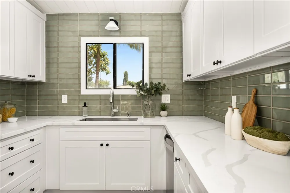 16150 E Queenside Covina, CA 91722