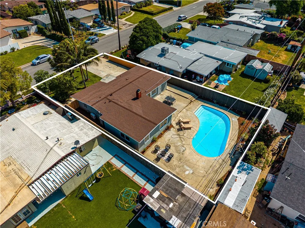 16150 E Queenside Covina, CA 91722
