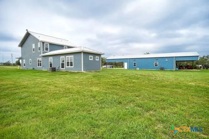 1345 E Old Hallettsville Road Flatonia, TX 78941