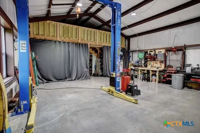 1345 E Old Hallettsville Road Flatonia, TX 78941