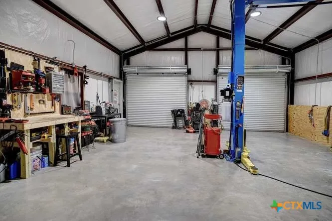 1345 E Old Hallettsville Road Flatonia, TX 78941