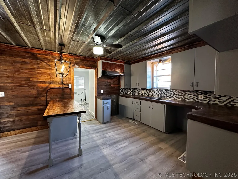 420 S Main Wetumka, OK 74883