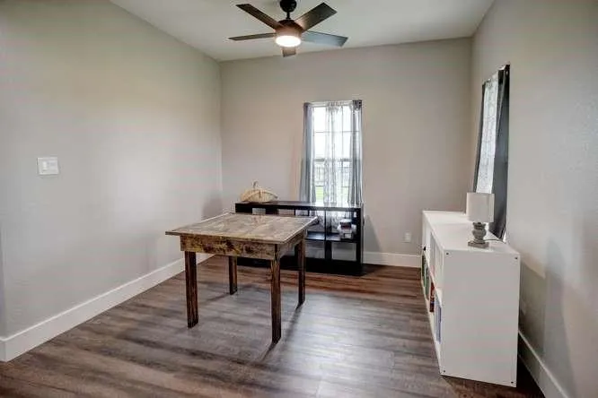 1345 E Old Hallettsville Road Flatonia, TX 78941