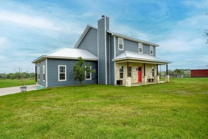 1345 E Old Hallettsville Road Flatonia, TX 78941