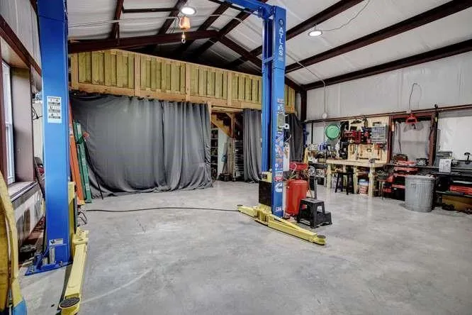 1345 E Old Hallettsville Road Flatonia, TX 78941