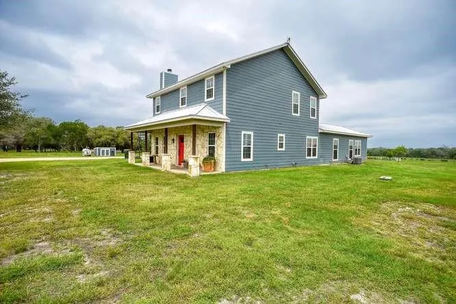 1345 E Old Hallettsville Road Flatonia, TX 78941