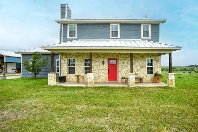1345 E Old Hallettsville Road Flatonia, TX 78941