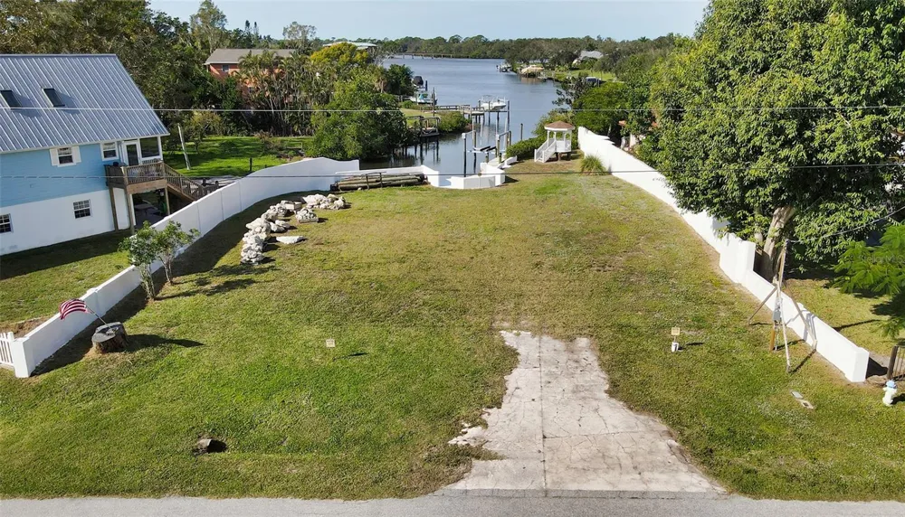 223 RAVENNA STREET Nokomis, FL 34275